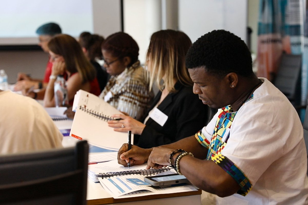 This #featurefriday, we're highlighting #schoolboardschool! School Board School empowers a diverse coalition of education advocates to make systemic change. You can read more and see their current Class 5 members here: ow.ly/4zne50KnXM2