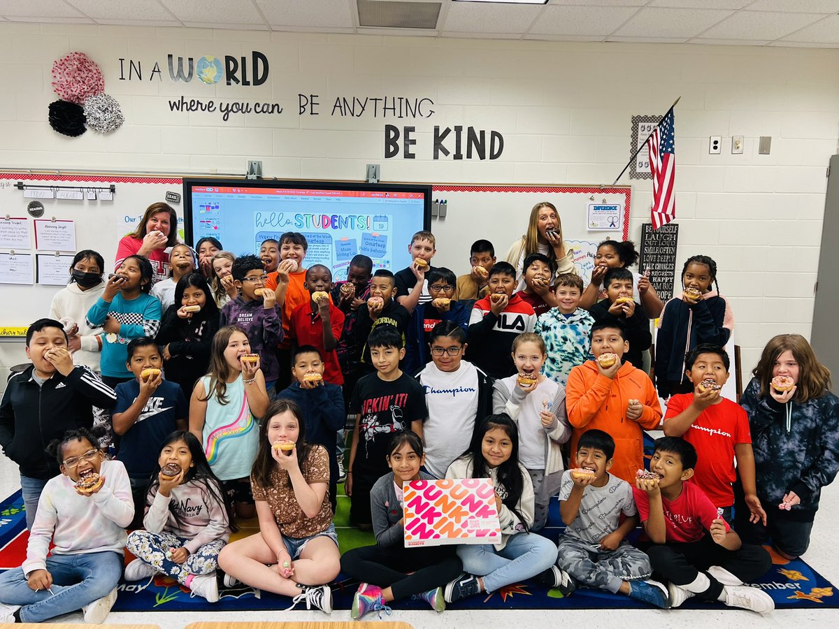 ALL 40 of our students got their parents connected to dojo, so we celebrated with donuts!!! They earned it! #DojoDonuts <a href="/Hasty_Huskies/">Hasty Fine Arts Acad</a> <a href="/MRegan0123/">Dr. Rosario-Regan</a> <a href="/Beth_Coryell/">Beth Coryell</a> <a href="/JanetMarotte777/">Janet Marotte</a> <a href="/Hasty_Palmieri/">Julie Palmieri</a>