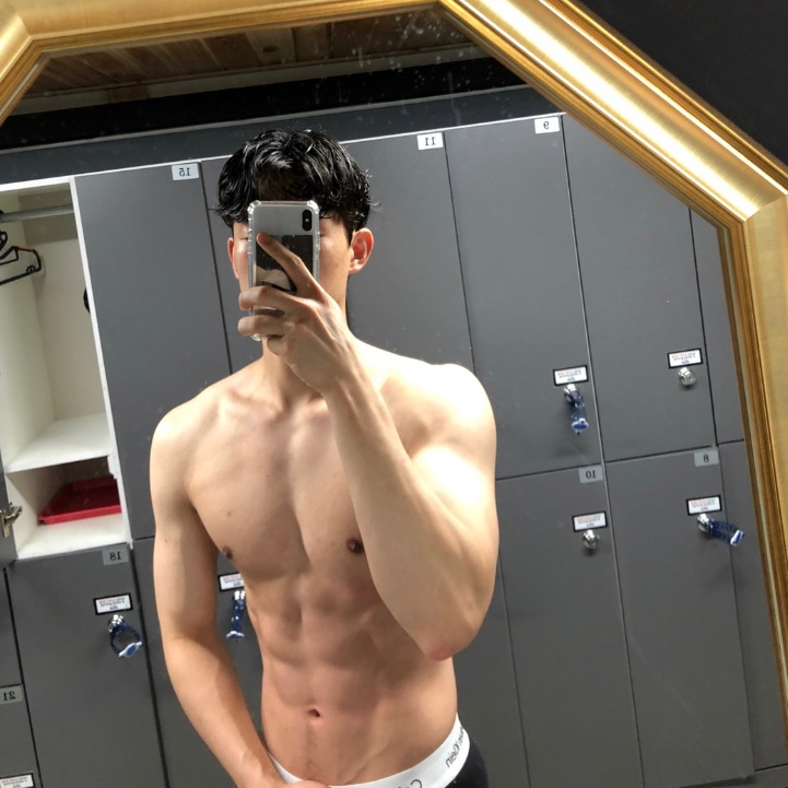 kungdi2's tweet photo. 비오는 불�� 오운완~~ 다시 태닝하고 바디프로필 가즈아 #섹트 #헬스 #바디프로필 https://t.co/epUYvi3ra8