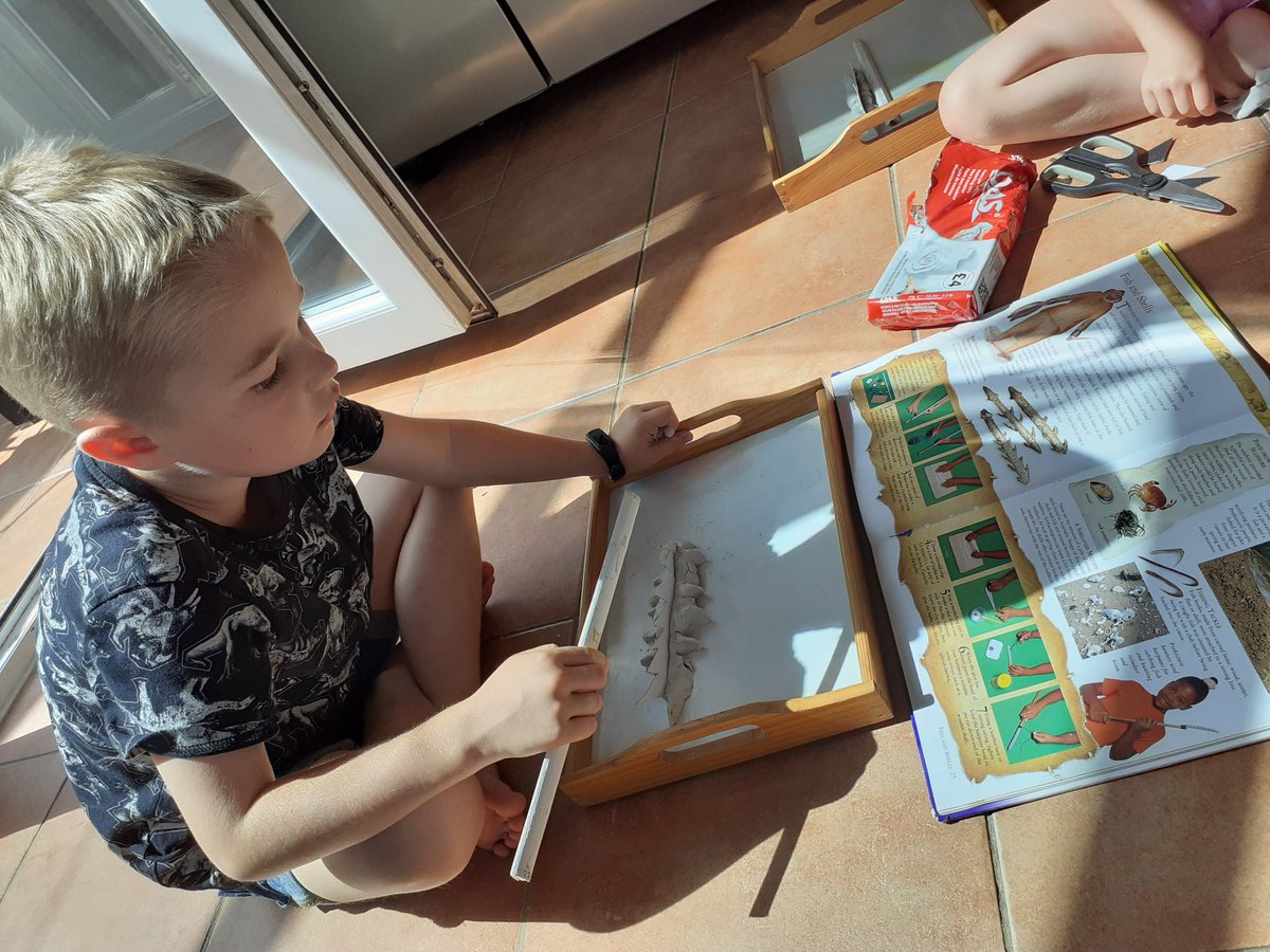 Discover_Ent's tweet photo. More Stone Age learning today. Making Harpoons. #huntingweapon #stoneage #harpoon @StMaryB17 #mychildreads #lovetoread https://t.co/HCywJfGDq4