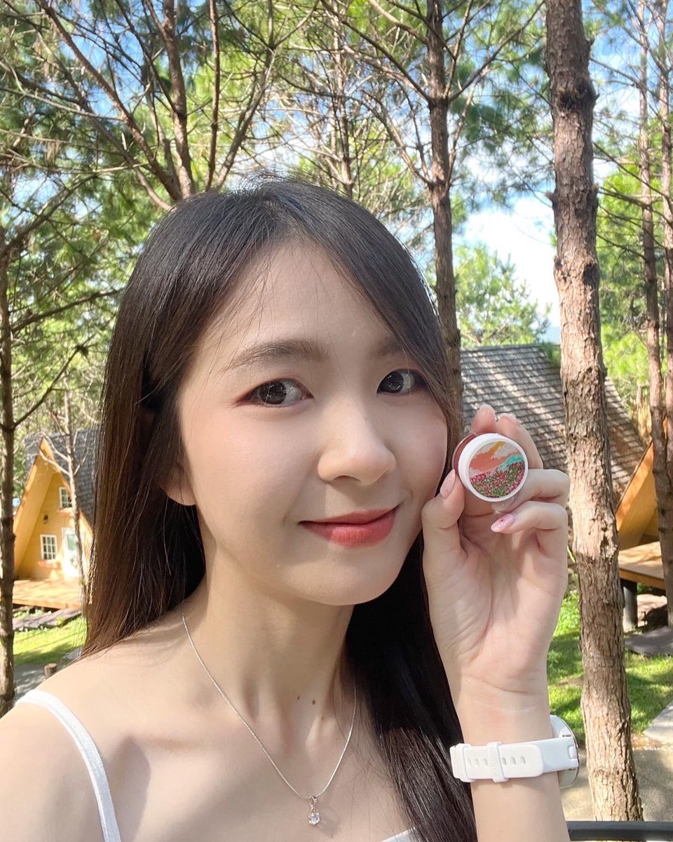 chewahouse's tweet photo. สาว ๆ hello holly ได้มูสบลัชไปถูกใจทุกคน 🧡
ขอบคุณรีวิวจากคุณ @/beerp_ นะคะ โทนนี้คือสวยแก้มใสมาก เอาใจไปเลยค่ะ ☺️

#รีวิวchewa https://t.co/RCxTtPuUEp