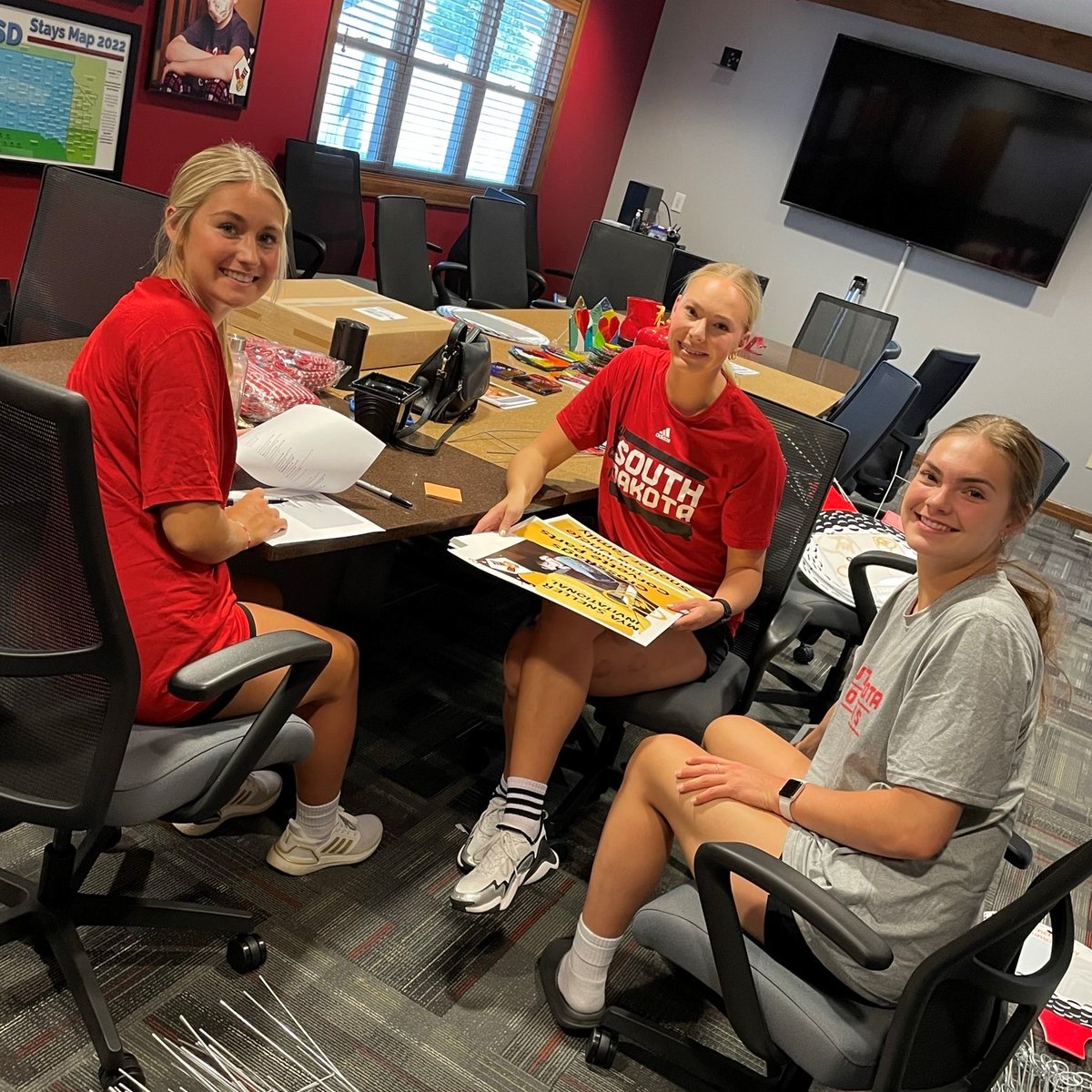 Never enough "thanks" to convey our gratitude to the USD Volleyball Team and Coaches! They have volunteered at the House for many seasons and always show up ready to get it done. They have the hearts of champions! 
.
<a href="/SDCoyotesVB/">South Dakota Volleyball</a> #GoYotes #WeAreSouth Dakota #rmhcsodakvolunteers