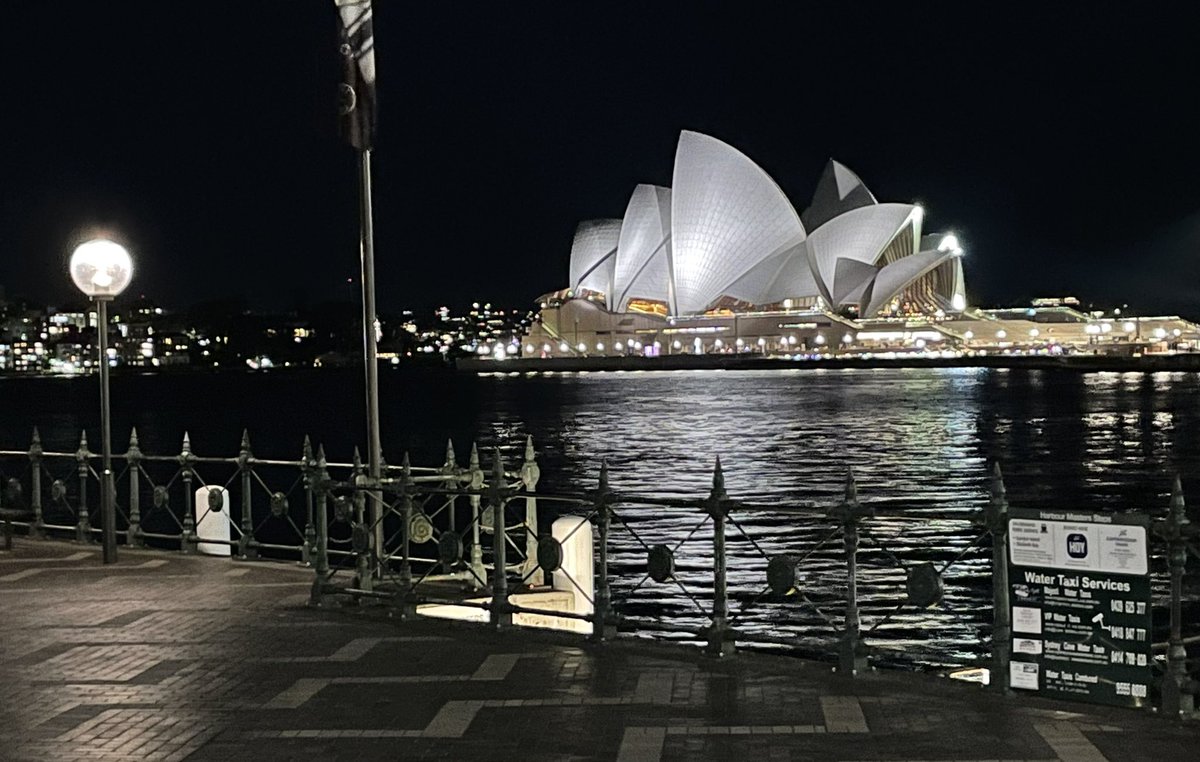 pmenzies08's tweet photo. A night out walking in this beautiful city and so many little reminders of wonderful times had. #Blessed #MRLF https://t.co/Im1aBL3RLP