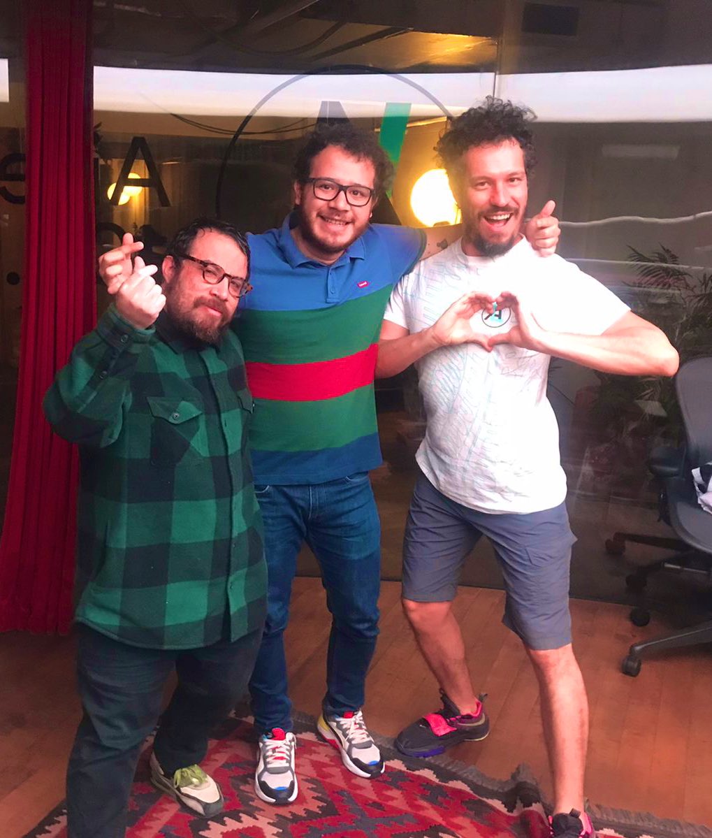 Kevin Vega (@eskevinvega) on Twitter photo Eterno es el agradecimiento que les tenemos por estar aquí con nosotros después de tantos meses este amor es para siempre , celebremos este último cacareo en el #MañaneroEterno con los siempre eternos nunca ineternos <a href="/elAleGuarrero/">elAle</a> <a href="/thesmallestboy/">txiki 🚲</a> y #KeViernes x <a href="/airelibre_fm/">Aire Libre 3.0</a> 🐓 Eterno es el agradecimiento que les tenemos por estar aquí con nosotros después de tantos meses este amor es para siempre , celebremos este último cacareo en el #MañaneroEterno con los siempre eternos nunca ineternos <a href="/elAleGuarrero/">elAle</a> <a href="/thesmallestboy/">txiki 🚲</a> y #KeViernes x <a href="/airelibre_fm/">Aire Libre 3.0</a> 🐓