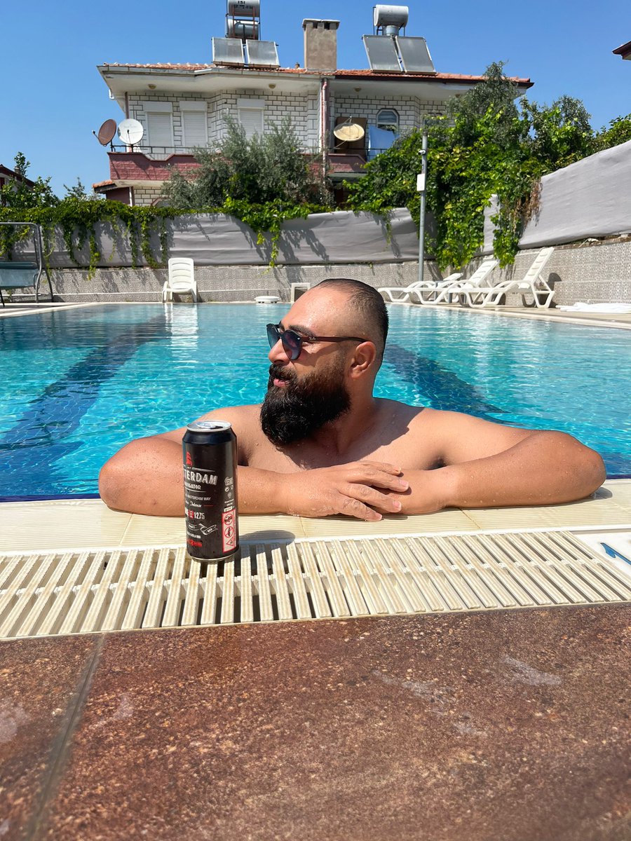 plaj terligimin altına kimi yazayım ? :))