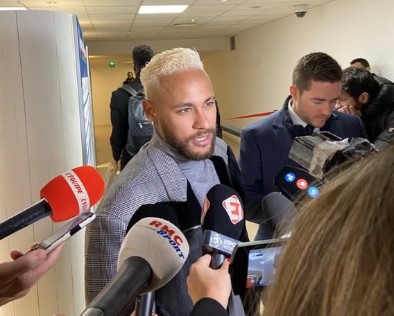 G24News6's tweet photo. Neymar 🎙:Si Nasser a promis à Mbappé d'être le Boss ça sera dans le bureau de Nasser pas sur le terrain. J'ai remporté ma dernière LDC quand il était dans le centre de formation de Monaco. #G24News https://t.co/PGKcHf8QxR