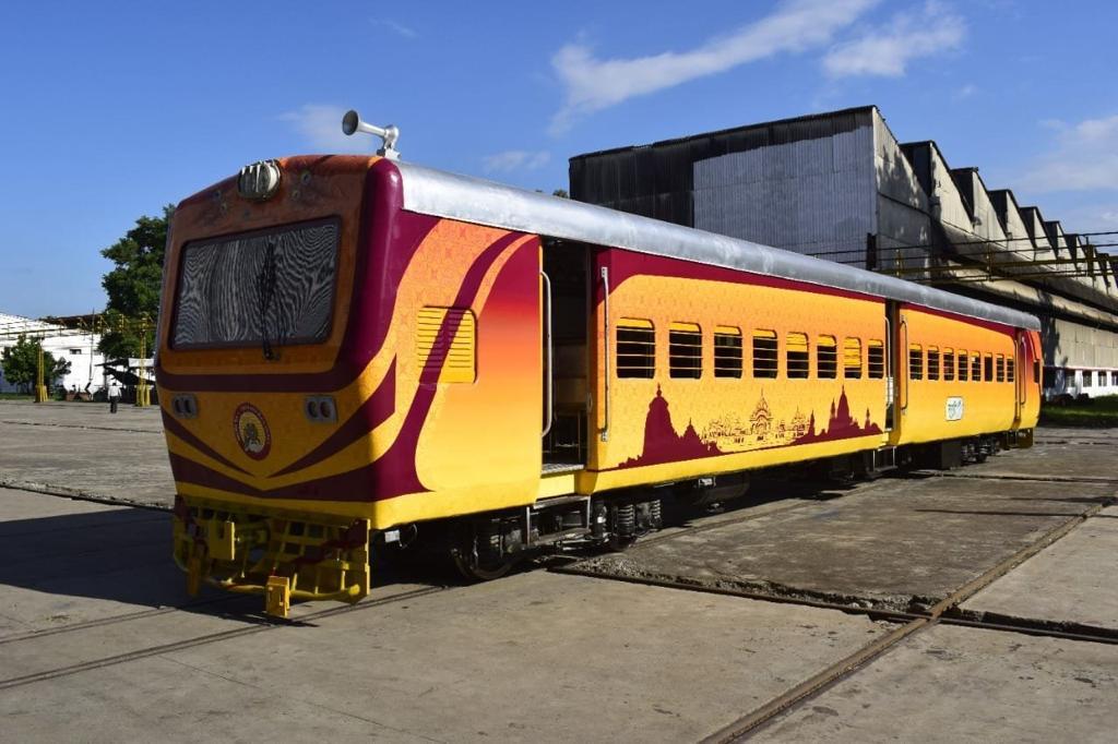 RailMinIndia's tweet photo. Mathura - Vrindavan journey to get more comfortable!

A newly produced 50 seater intercity rail bus with a more powerful engine, will soon serve the two cities.

जय गोविंदा जय गोपाला। https://t.co/Gz15kM9X4I
