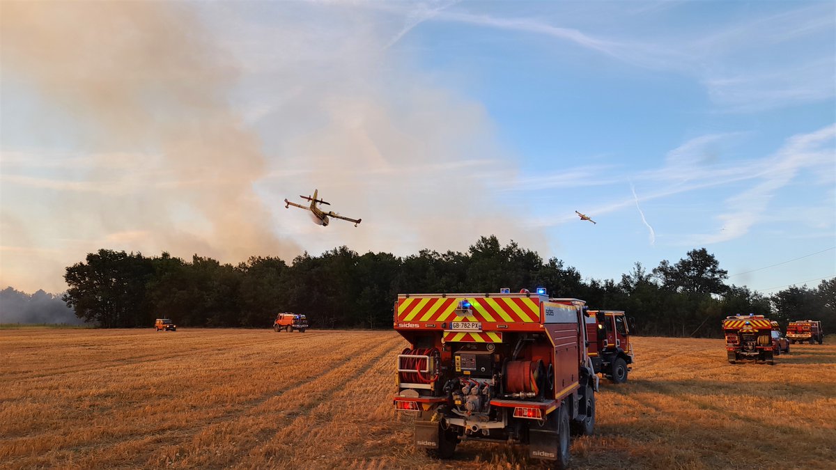 SDIS44's tweet image. #Feudeforêt |🔥🌲‍ Hier, les derniers #pompiers de #LoireAtlantique partis en renfort dans le sud-ouest sont revenus dans le département. 
➡️Depuis le 13 juillet, ils se sont relayés sans relâche sur le front les feux de forêts qui sévissent dans la  région Nouvelle-Aquitaine.