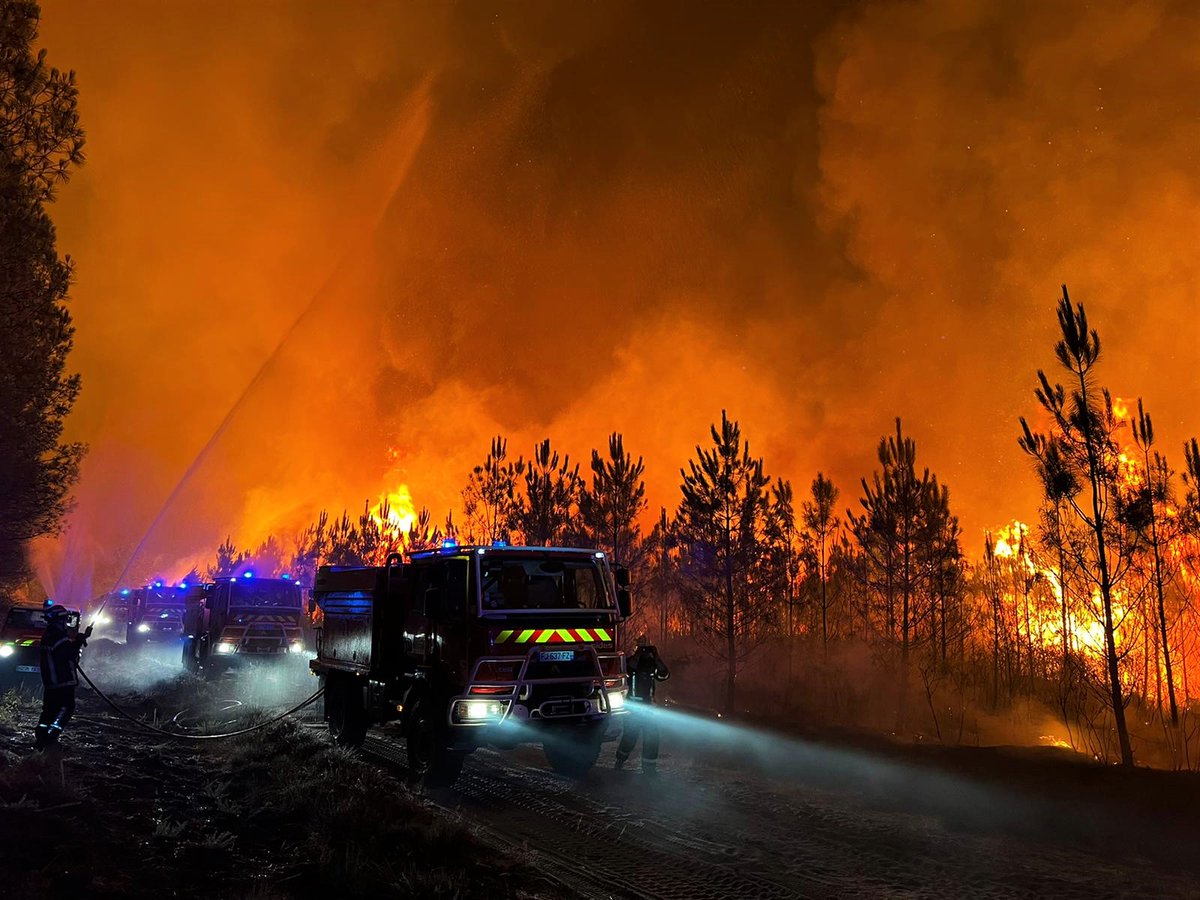 SDIS44's tweet image. #Feudeforêt |🔥🌲‍ Hier, les derniers #pompiers de #LoireAtlantique partis en renfort dans le sud-ouest sont revenus dans le département. 
➡️Depuis le 13 juillet, ils se sont relayés sans relâche sur le front les feux de forêts qui sévissent dans la  région Nouvelle-Aquitaine.