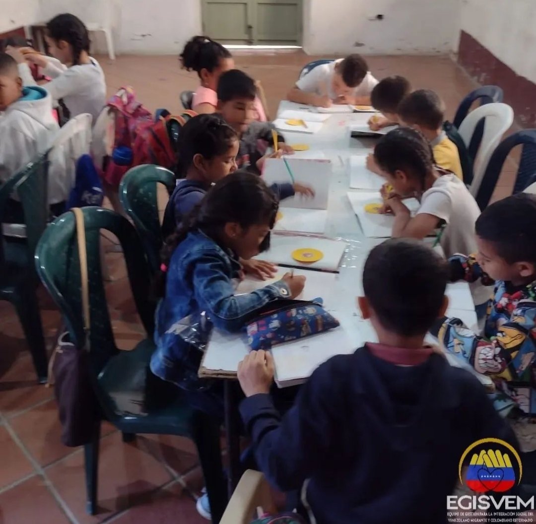 mesumocolombia's tweet photo. En Marinilla Egisvem realiza programa de nivelación escolar a 80 niños venezolanos para insertarlos en el sistema educativo. #SomosMesumo https://t.co/ocbwSlmcLo