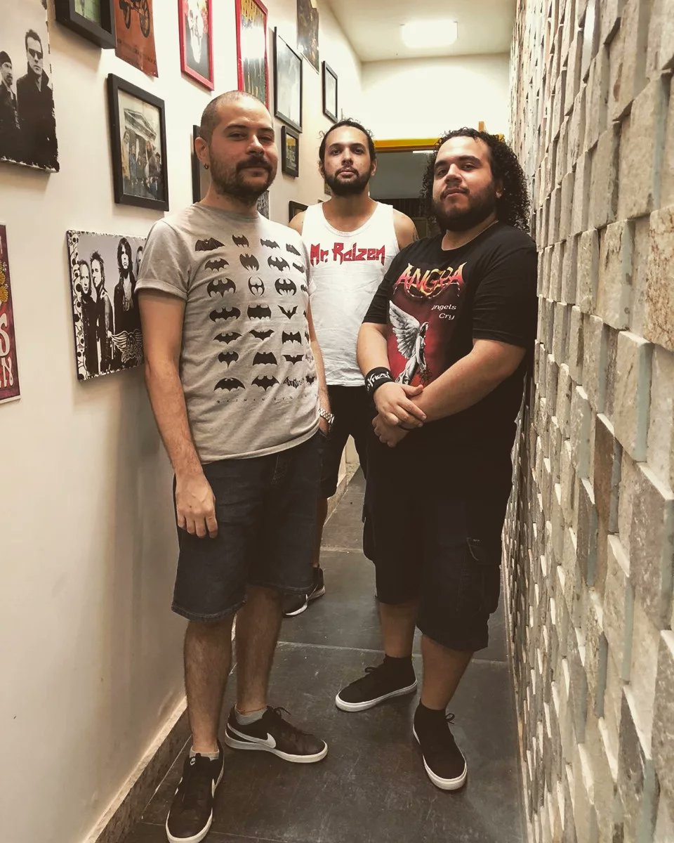 FerumVeneta's tweet photo. Hoje é dia de Rock, Bebê! 🤘
vamos estar fazendo um som lá no Covil. Ingresso colaborativo. Ou seja, entrada a gratuita, vc decide o valor que quer contribuir

.

.

#FerumVeneta #ferum #metal #Banda #musica #guitarra #Metal #Rock #autoral #sextou #Fortalcity #dicadesexta https://t.co/vFopjVAtFY