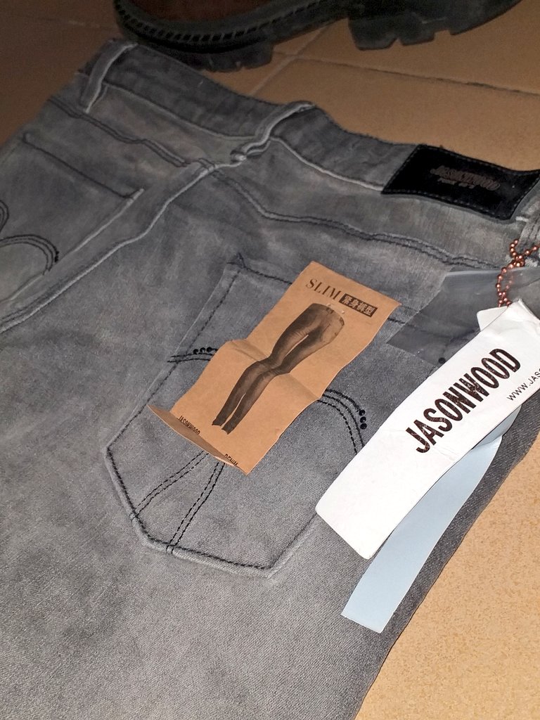 Lilcentasuquo1's tweet photo. BBC WEARS still trending and servicing y'all with our mad swaggalicious denim men and women trousers! Ranging from 4k to 6k 
Dm for yours! 
BadBoyCent has "a taste of cockiness" and you can see that! 👑🥂
All are stretches! 💪🏿💪🏿💪🏿 https://t.co/TdvHQjrZ7Q