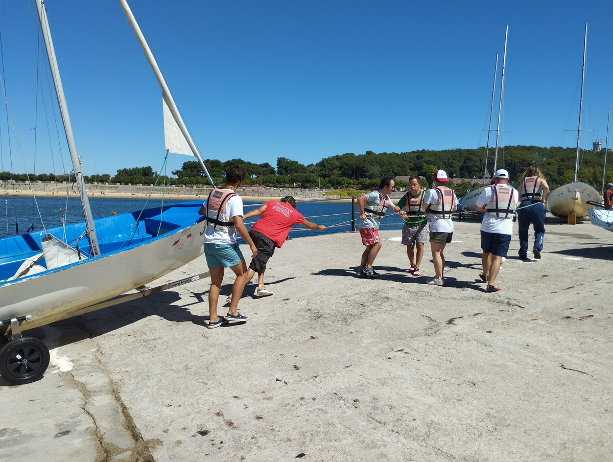 Nuestro primer bautismo de mar con la Fundación Síndrome de Down. 
Vela para todos, como no puede ser de otra manera.
#isladelatorre <a href="/fcantabradevela/">fcvela</a> 
#sindromedown