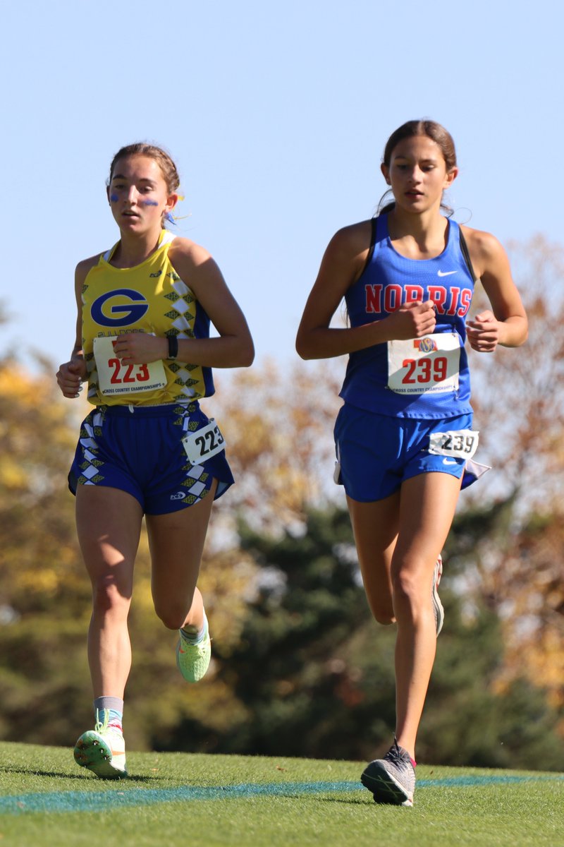 PrepRunningNerd's tweet photo. With just one senior in last year's top 10, the Class B girls' XC field is stacked.  2x champ Madison Seiler returns, Kassidy Stuckey swept the 1600/3200 titles in May and Kendall Zavala looks to improve one spot after an incredible freshman season. 

https://t.co/NKbRLK40uU https://t.co/o7hXL9WYUK