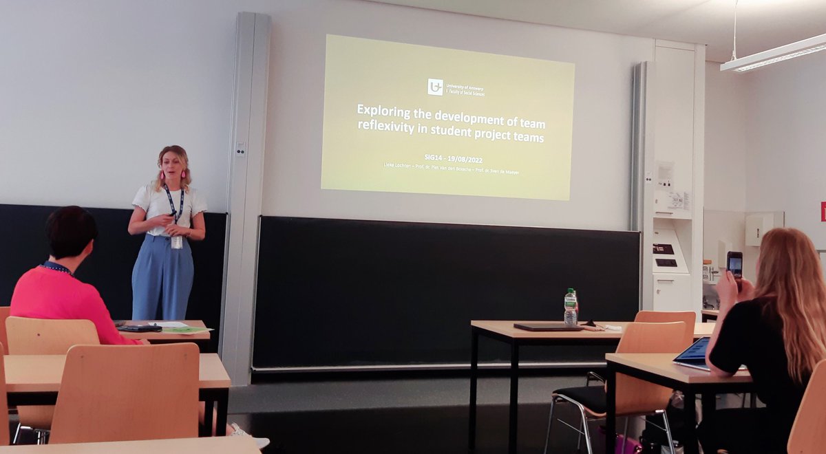 Piet Van den Bossche (@pietvdbossche) on Twitter photo Understanding how and when teams get a grip. <a href="/Lieke_Lochten/">Lieke Lochten</a> on team reflexivity <a href="/earli14/">EARLI SIG14</a> Understanding how and when teams get a grip. <a href="/Lieke_Lochten/">Lieke Lochten</a> on team reflexivity <a href="/earli14/">EARLI SIG14</a>