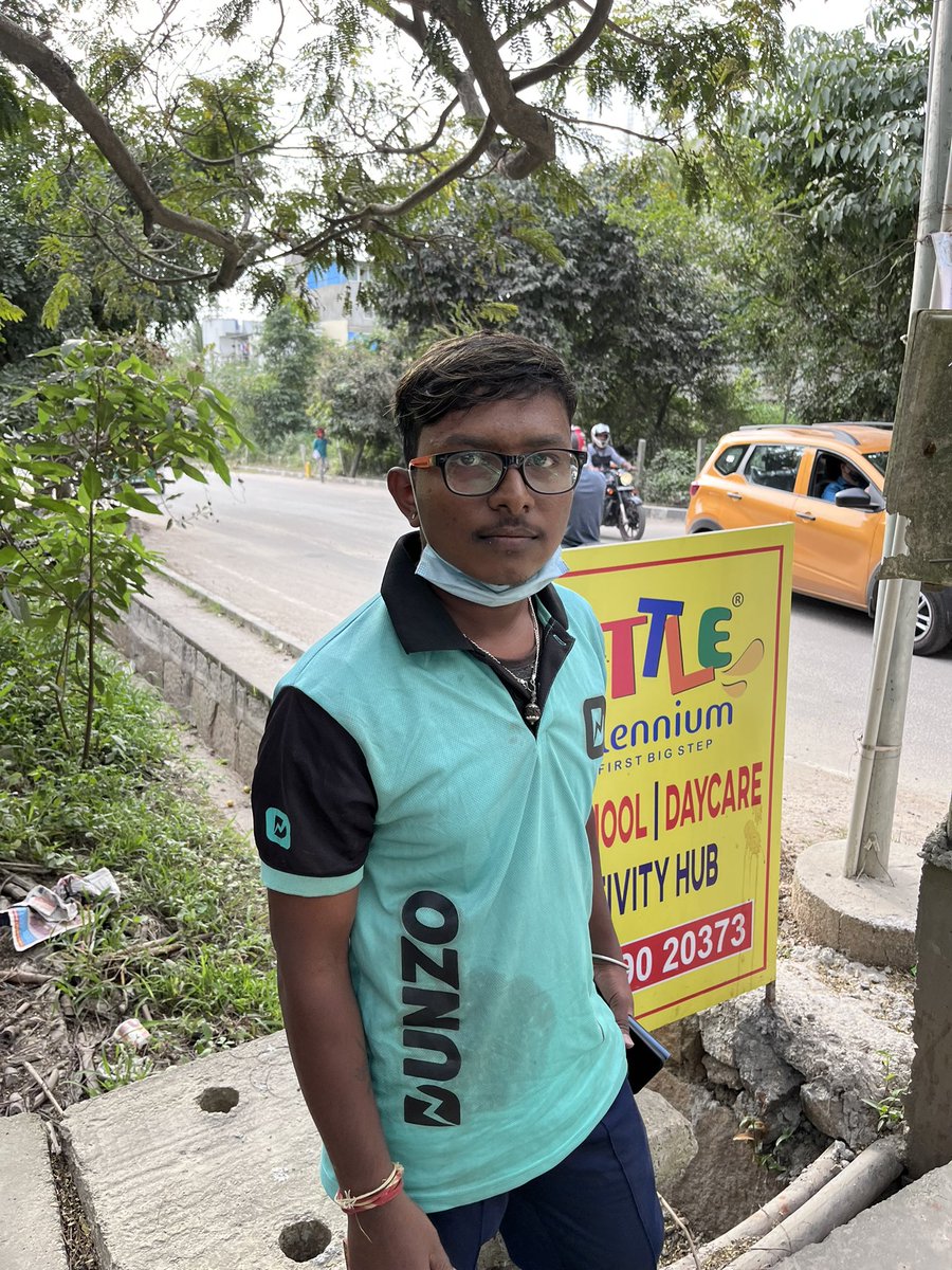 ShalinShukla1's tweet photo. Name - Thejas Kumar Dunzo delivery partner .. parked his Activa on the road just at the turn causing obstruction to 2 way traffic. On being asked to park sensibly, started answering back asking me as to who was I to tell him what to do followed by abuses @DunzoCare https://t.co/fI1vuDJ0XU