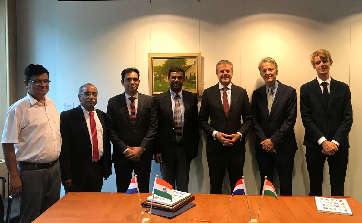 This week we extended the cooperation framework with India. The Netherlands remains a country of reference for the development of sustainable agriculture @AgriGol <a href="/NLagro_India/">NL-India Agri ☘️</a> <a href="/NLinIndia/">NL Embassy for India, Nepal and Bhutan🇧🇹🇮🇳🇳🇵</a> <a href="/glandheer/">Guido Landheer</a> <a href="/MichielvanErkel/">Michiel van Erkel</a> <a href="/RickNobel1/">Rick Nobel</a> <a href="/AgroBericht/">AgroberichtenBuitenland</a>