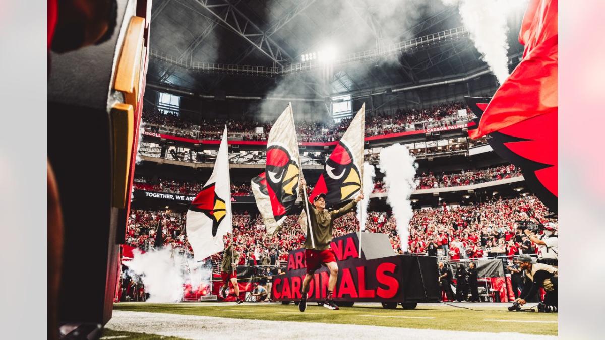 BallCoach34's tweet photo. Our team is packing up the bus a little after 10:00am. BI Football is riding with DC Trails...the destination Kellam High School, VA Beach. It's a great day to be a Cardinal. BIBI๐ฅ๐ฅ๐๐๐ฏ #FLYWITHBI๐ช๐ https://t.co/FkkEF2Qf8J