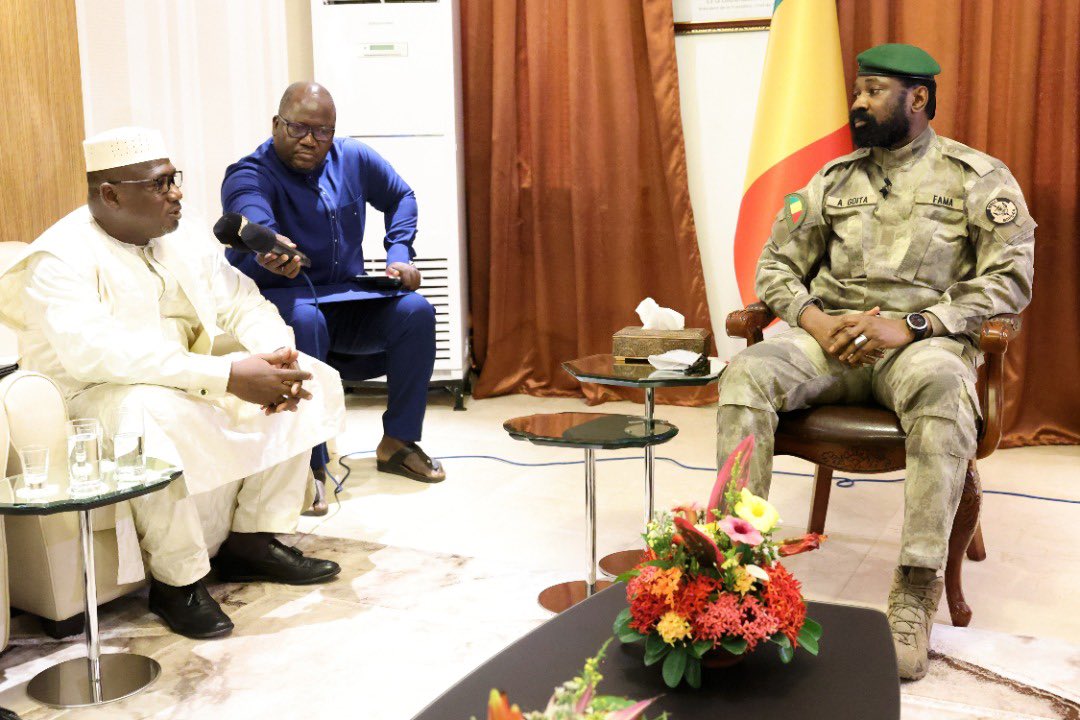 PresidenceMali's tweet image. Le Président de la Transition, SE le Colonel @GoitaAssimi, Chef de l’État, a effectué son enregistrement, ce vendredi, dans le cadre du recensement général de la population et de l’habitat.