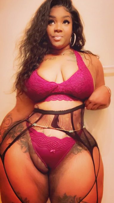 Want a kiss? https://t.co/ogoJD3F6Al<a href="/tag/wagonwednesday"class="tags"><span>#wagonwednesday</span></a>