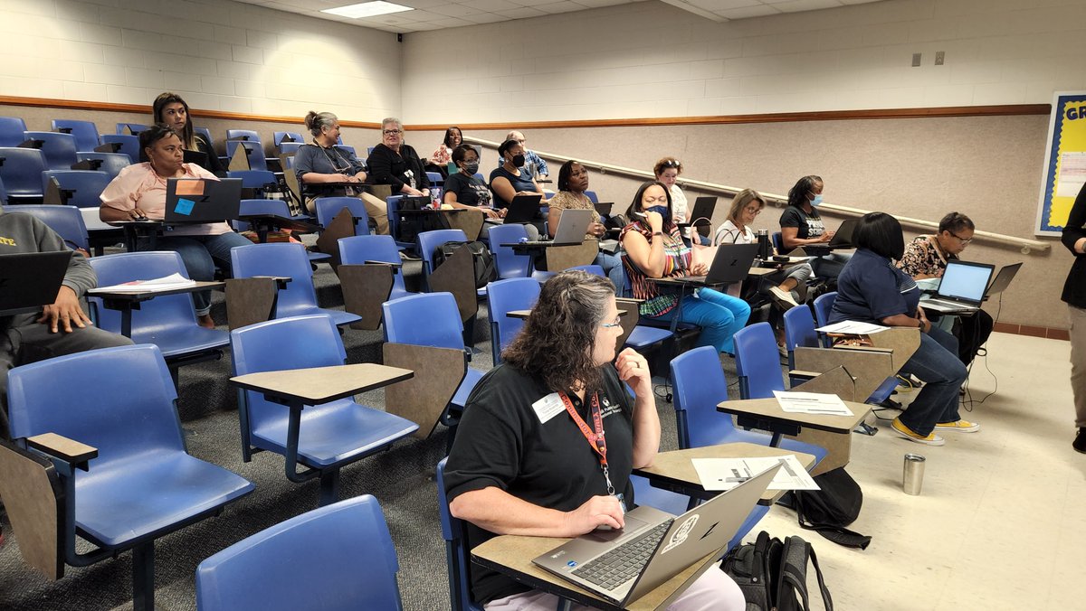 CSEdmentum's tweet photo. Great 3 days supporting  new Courseware implemenation with Norfolk schools. #educatorfirst; @edmentum https://t.co/jhD7fsBFQd