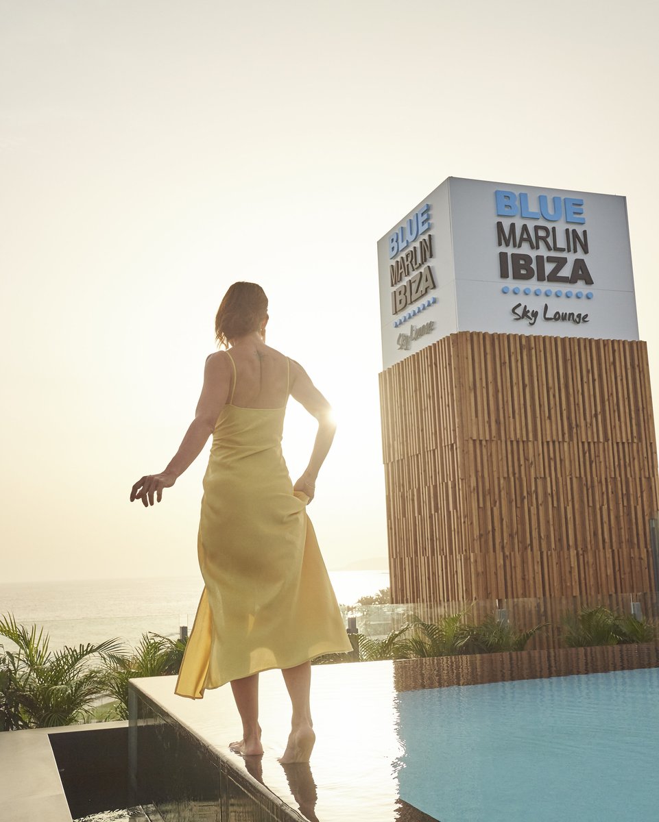 Desde hace unos días nuestros clientes pueden disfrutar de los exclusivos servicios y las inigualables vistas de 
@bluemarlinibizaskylounge un lugar que pronto se convertirá en el rooftop de referencia en Canarias. 

bluemarlinibizaskylounge-gc.com/book-now/