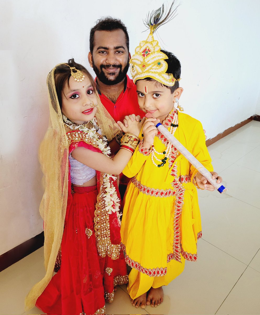swaragsharma's tweet photo. Nand Ke Anand Bhayo Jai Kanhaiya Laal Ki, 
Anand Umang Bhayo Jai Ho Nand Laal Ki

#Happy_Janmashtami #radhekrishna #radheradhe #jayshrikrishna https://t.co/a1BV26SqgK