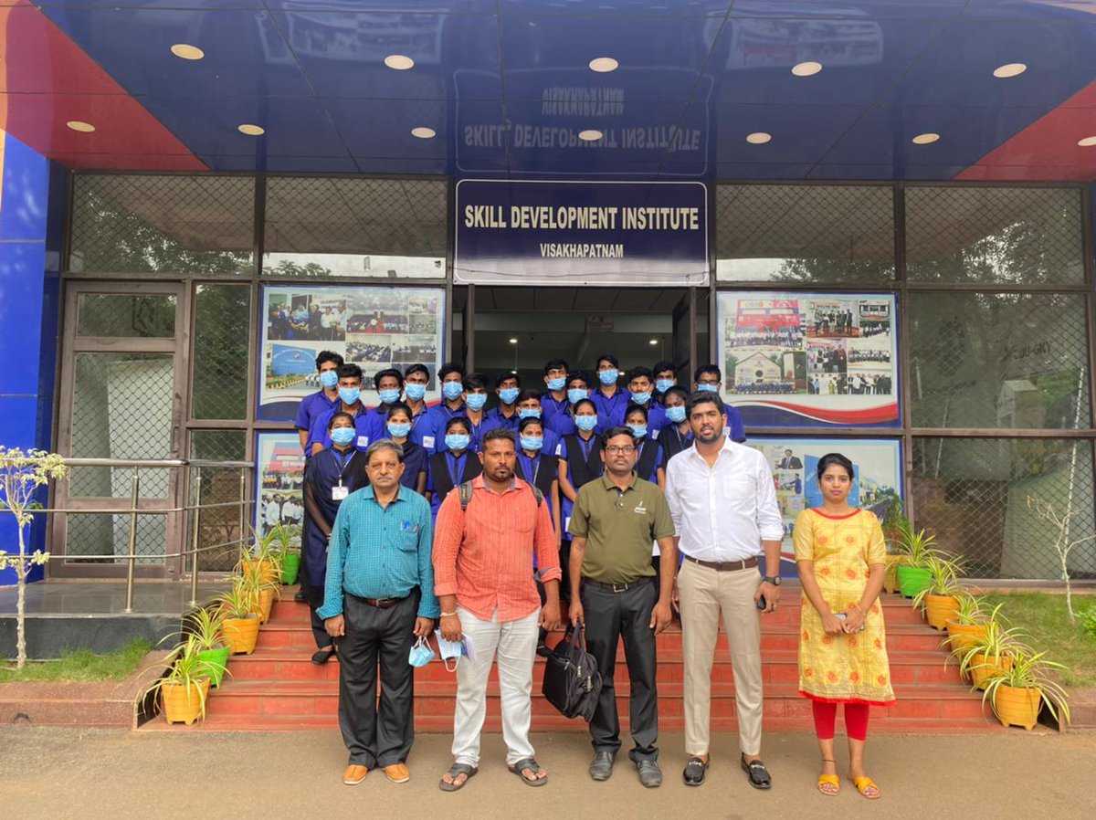 sdivisakh's tweet photo. 1st of it's kind mega placement drive with 8 prestigious employers @MedicoverIN @Jaguar Cogent E Services, iClean Hallow Metals,Vani Industries,Two Teq,Innov Services recruited 150+ trainees of @sdivisakh on a single day from Fitter,Welding,Retail,Healthcare &amp; plumbing job roles. https://t.co/eYXROOybhi