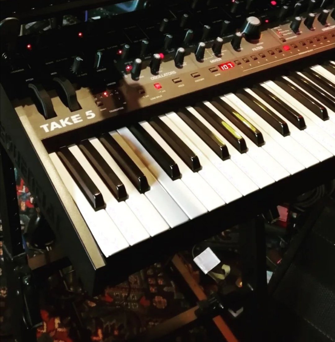 Suna_Dasi's tweet image. I love it so much. That's it. That's the tweet.
.
#music #sequential #sequentialtake5 #synth #polysynth #synthesis #musician #electronicmusic