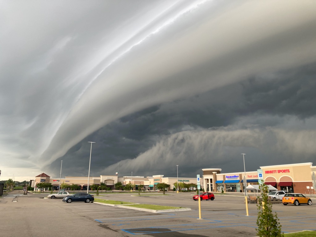 paytonmalonewx's tweet photo. Beautiful shelf cloud in Tangipahoa Parish this morning! This is in Hammond from Bonnie Granger. #BeOn4 https://t.co/pUWZ7u7auP