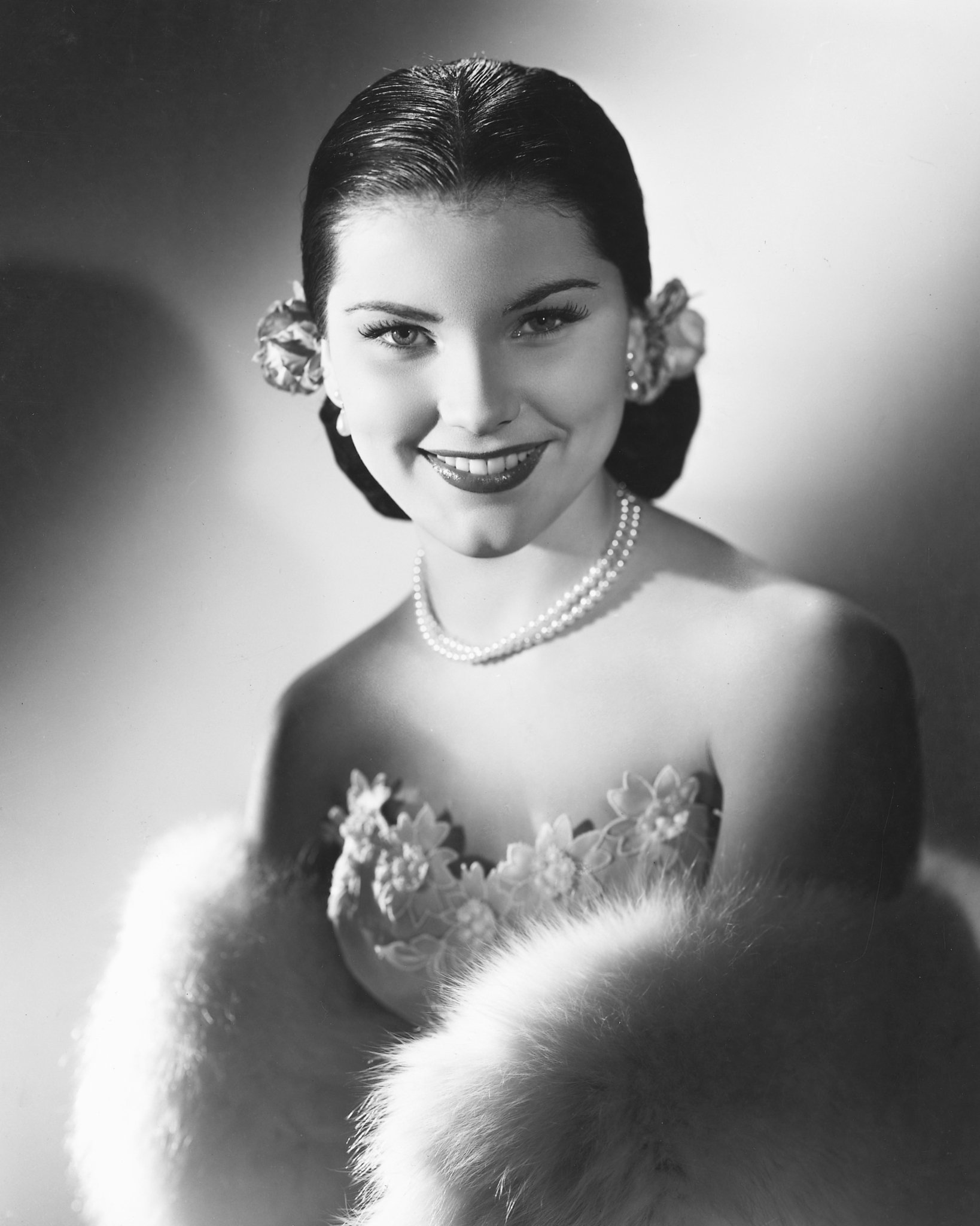 Happy birthday Debra Paget!! 