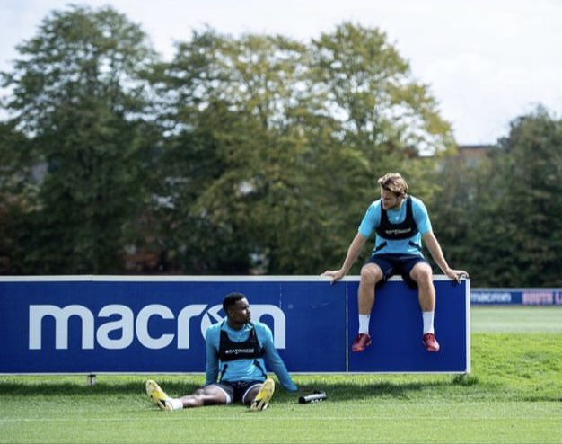 BoobyManzi's tweet photo. Get someone who looks at you the way Joa and Marc look at each other. 🥰

#CPFC https://t.co/i8CJo5rxhl