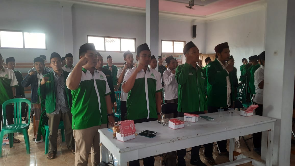 PCAnsorBrebes's tweet photo. Alhamdulillah, tadi siang, Jum'at (19/08), Ketua @PCAnsorBrebes, sahabat @AhmadMunsip membuka kegiatan Sekolah Pemilu bagi Kader GP Ansor se-Kab. Brebes di Zona Barat (5 PAC), yang diselenggarakan di Aula Balai Desa Tengguli, Kec. Tanjung.

#AnsorBrebes #SekolahPemiluAnsorBrebes https://t.co/ukBGHoTsHP