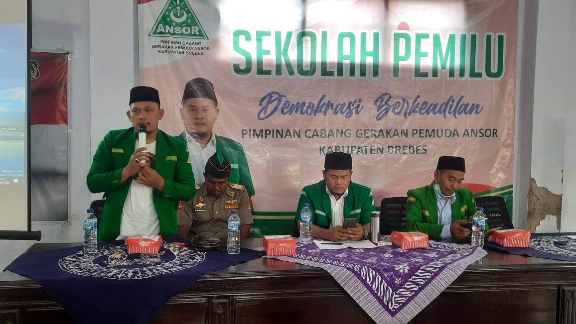 PCAnsorBrebes's tweet photo. Alhamdulillah, tadi siang, Jum'at (19/08), Ketua @PCAnsorBrebes, sahabat @AhmadMunsip membuka kegiatan Sekolah Pemilu bagi Kader GP Ansor se-Kab. Brebes di Zona Barat (5 PAC), yang diselenggarakan di Aula Balai Desa Tengguli, Kec. Tanjung.

#AnsorBrebes #SekolahPemiluAnsorBrebes https://t.co/ukBGHoTsHP