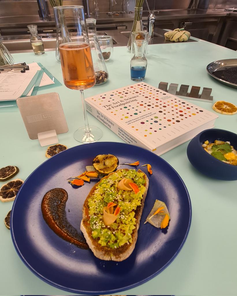 IntoshMs's tweet photo. Lesson on the Science of Food pairing and plating too π€π₯π₯π§π₯ #TheTestKitchen @VirginVoyages https://t.co/MHB6hGM1oP