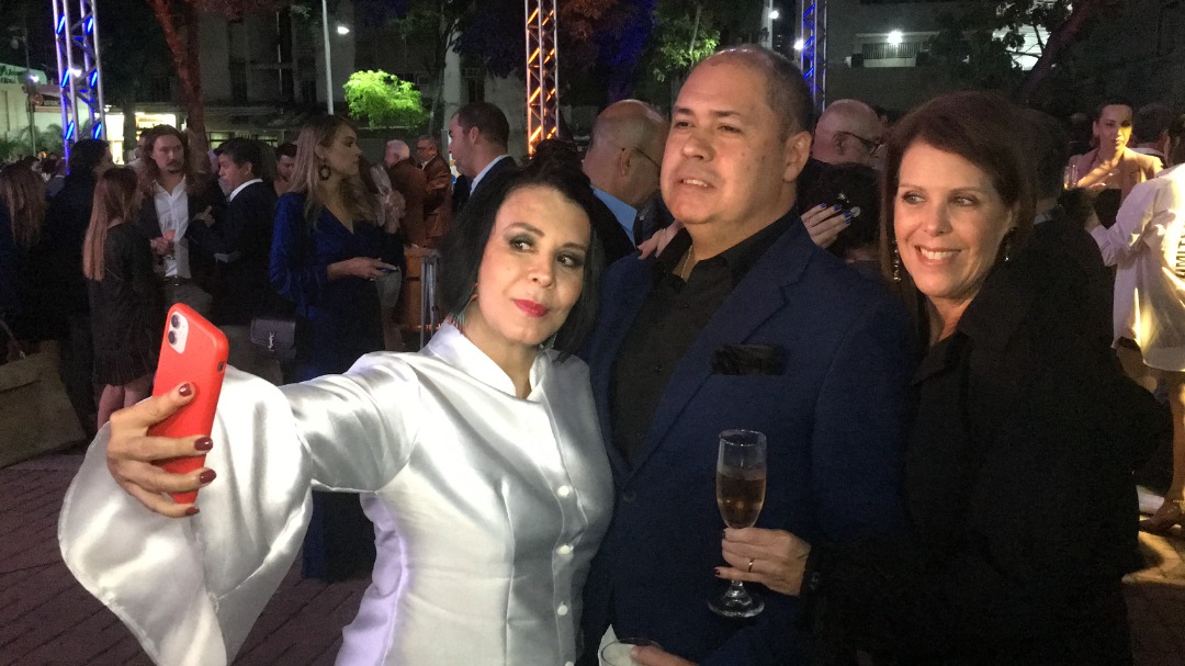 #SocialesHispanoPost | Desde HispanoPost damos la bienvenida a Ángela Oráa (<a href="/angelaoraa/">Angela Oraa</a>) como nuestra cronista social

🔴 Disfruta del video completo en nuestro canal de YouTube youtu.be/jQcrKVQGNVk