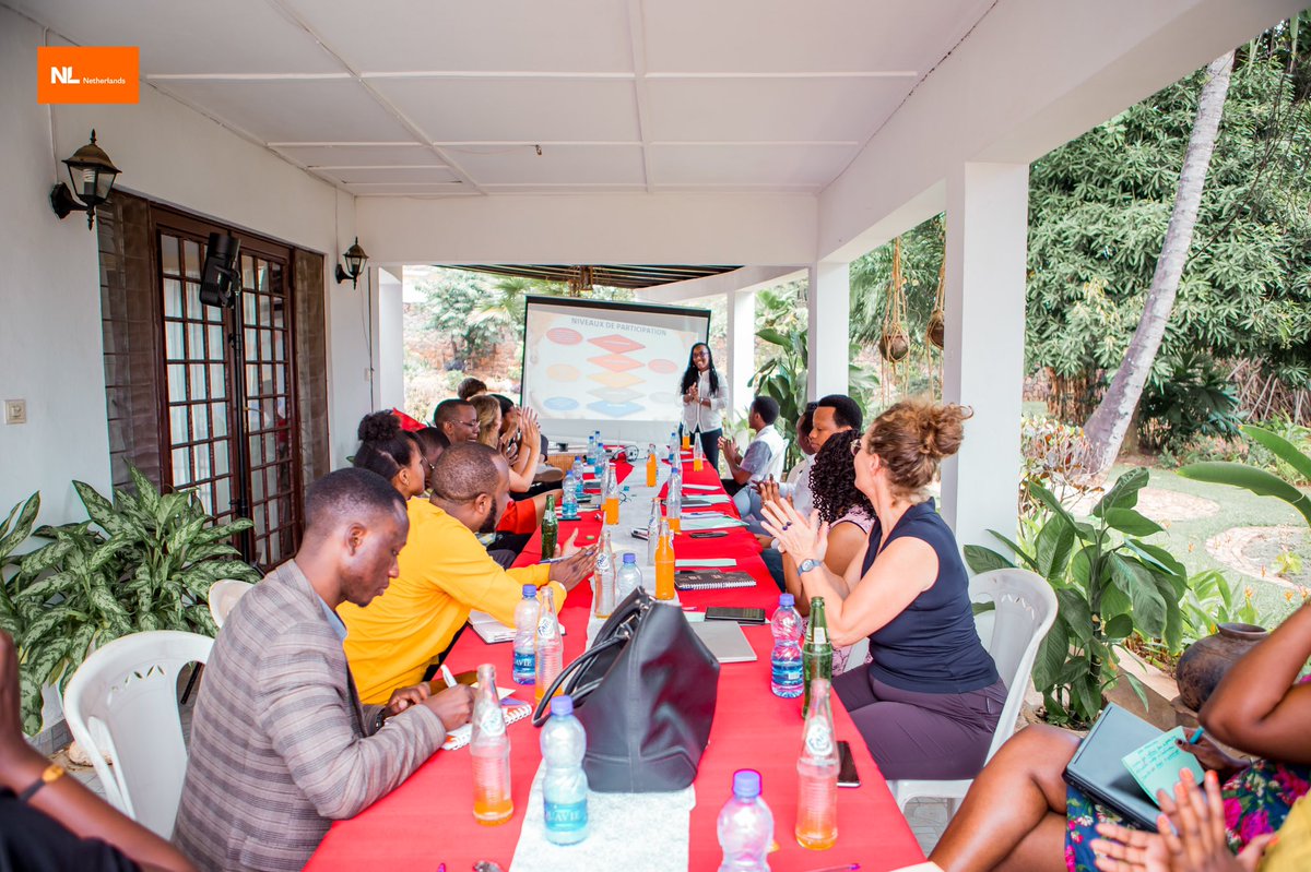 NLinBurundi's tweet photo. 👌🏾 La participation significative des #jeunes dans les programmes de @NLinBurundi leur adressés est cruciale dans la nouvelle Stratégie-Pays 2023-2026 des 🇳🇱 en cours d’élaboration.

D'où la seconde Table-Ronde des Jeunes Actifs et Leaders de ce vendredi matin, 20 Août 2022. https://t.co/i4zrTkhxFs