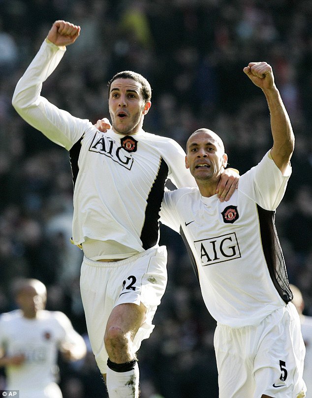 BuzzbeeEvents's tweet image. Still a chance to be in on a brilliant evening with John O'Shea. Crowne Plaza Manchester. £25pp including photo and signatur op. Give us or @United_Webby a buzz. Looking forward to see you there