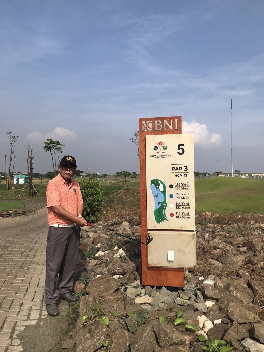 yahyayunos's tweet photo. Golfing in Jakarta https://t.co/YAHwoqhiOm