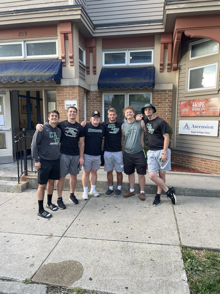 Start out the day with our family at <a href="/HopeHouseMKE/">Hope House MKE</a>. Thankful for the work they do- bringing light and hope to our city!