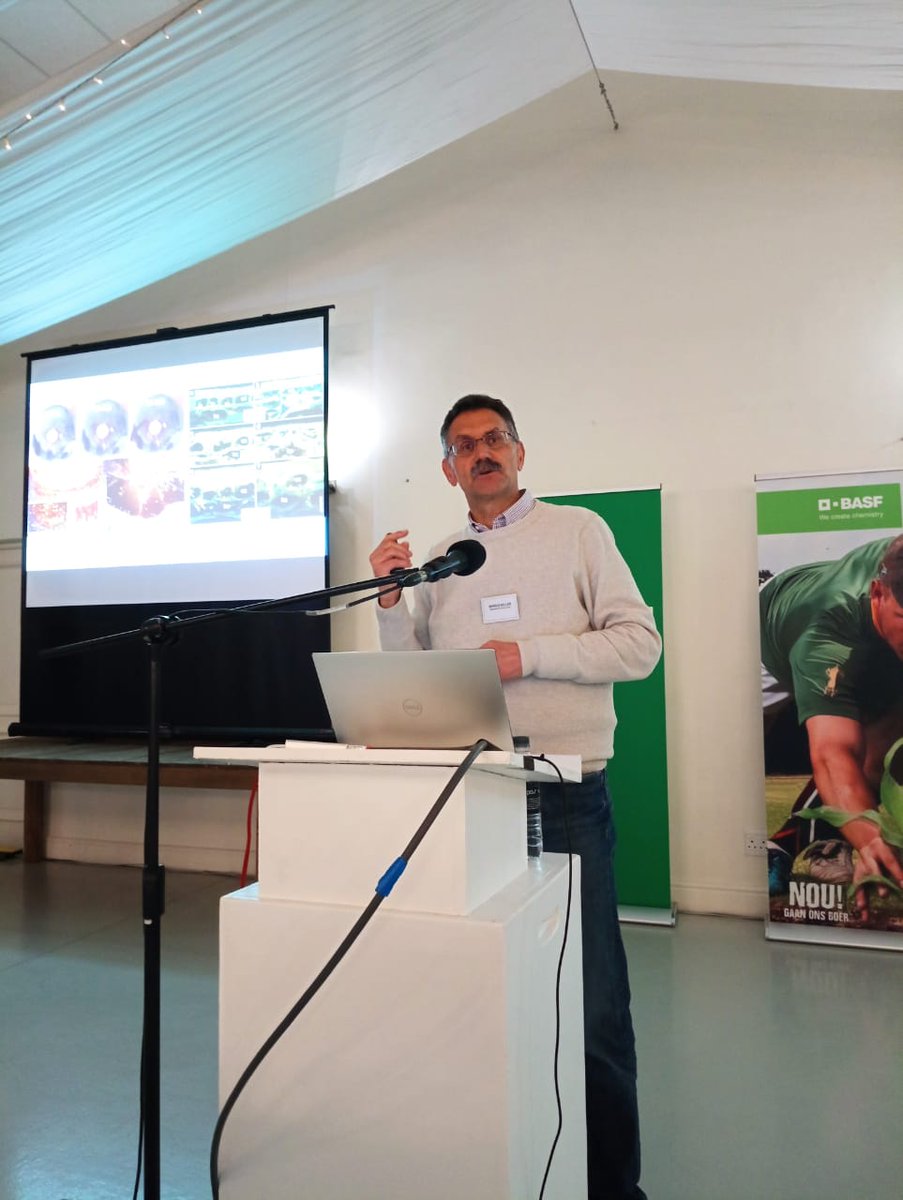 We had a totally full house at the SASEV Table and Raisin Grape Information Day that was held in Paarl on 19 August 2022. A warm thank you to all our presenters who delivered presentations on all the different days this week, especially to our Keynote Speaker Dr Markus Keller.