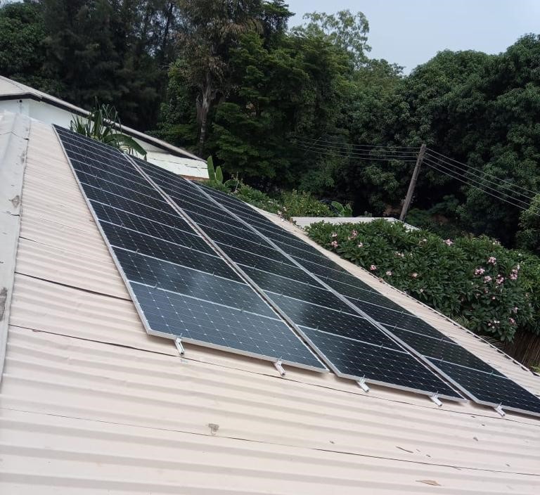 Feed Avenue Limited, a leading animal feeds production company with an operational office in Kado, Abuja, has successfully gone off-grid! Thanks to the 15 kVA solar installation project by Ashipa Electric.

#poweringbusinesses #solarenergy #businessgrowth #business #techstars