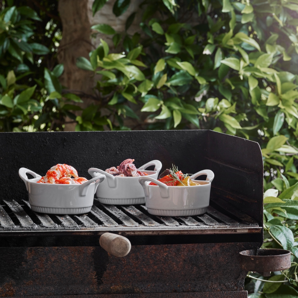 LocalRoot221's tweet image. For individual portions with gorgeous presentation, the @pillivuytusa Toulouse Individual Cocotte transitions from fridge to grill and then to table with ease!

Shop now: l8r.it/x5mw
.
.
.
#localroot #pillivuyt #french #madeinfrance #classicbistro #bistrot #handmade