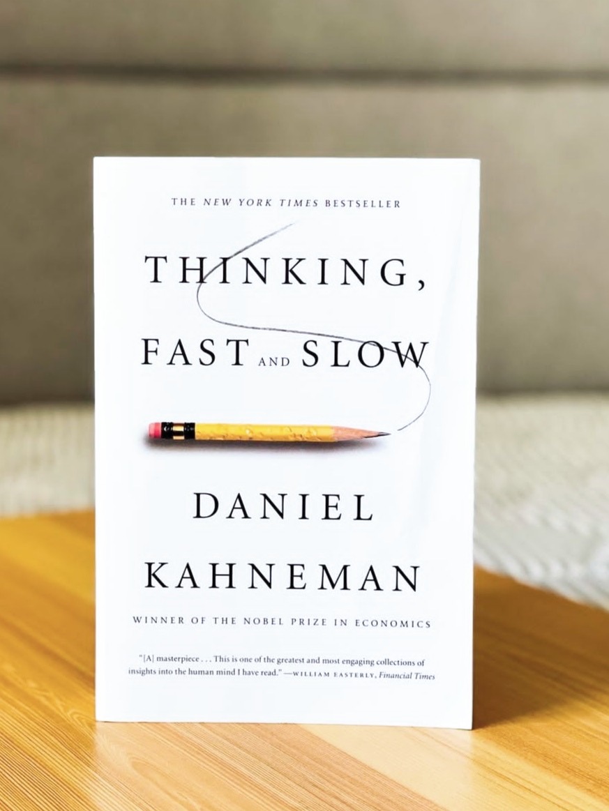 1DeepNote's tweet photo. Top 8 Books to Understand Psychology of Behaviour

1. Thinking, Fast and Slow https://t.co/qChSILrZuN