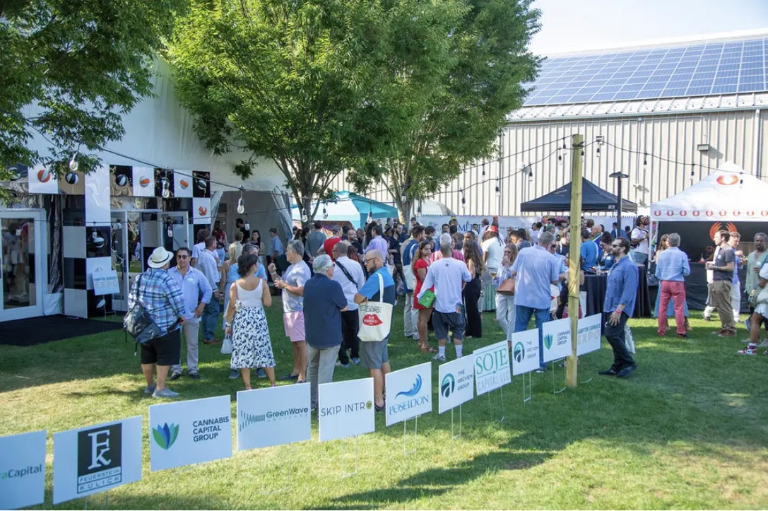 BierfriendGary's tweet photo. CanXpo Hamptons is about to be here! 

We're the only high-level cannabis expo that you attend in such a beautiful, indoor/outdoor venue, at the hottest location of the summer! 

Join us, August 20 &amp; 21! 🍁 https://t.co/FcTpEylFPz
.
.
#Cannabis #CannabisCommunity #Weed #Marij... https://t.co/G5qKtN9g11