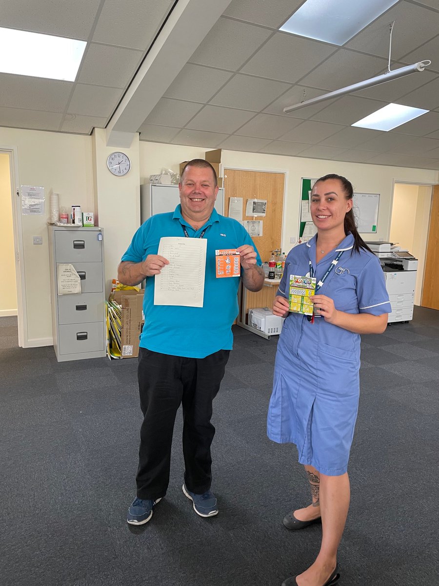 Our team quiz winners! Quiz hosted and prizes provided by Team Leader Adele. David got lucky and won on his quiz prize scratch-card! Well done to both winners and enjoy your cash prize winnings David. Happy Friday! 😊