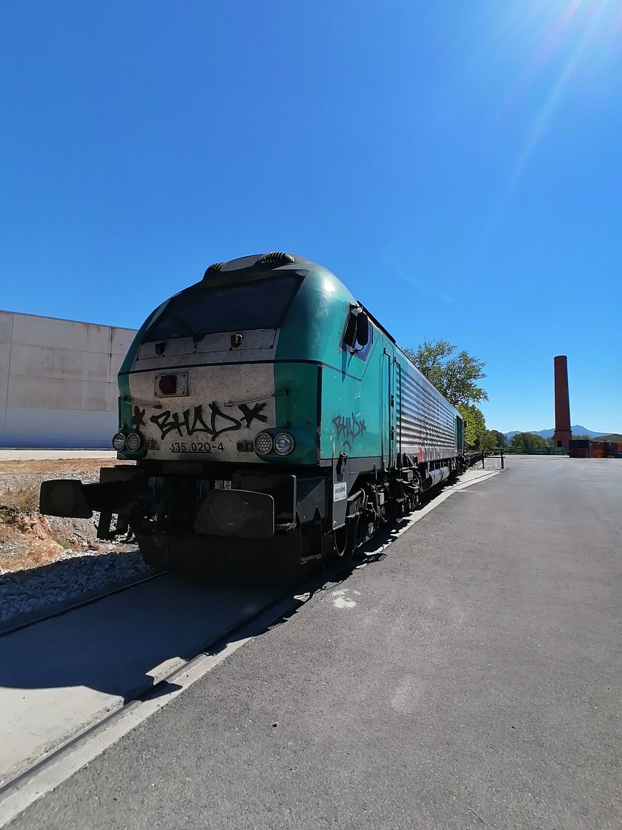 jonan_amas's tweet photo. Bendita seas, Euro4000 ❤️
@Captrain_Europe
#Captrain #CaptrainEspaña #Vossloh #Euro4000 #Stadler #Sncf #sncflogistics https://t.co/ezJy7qkJuH
