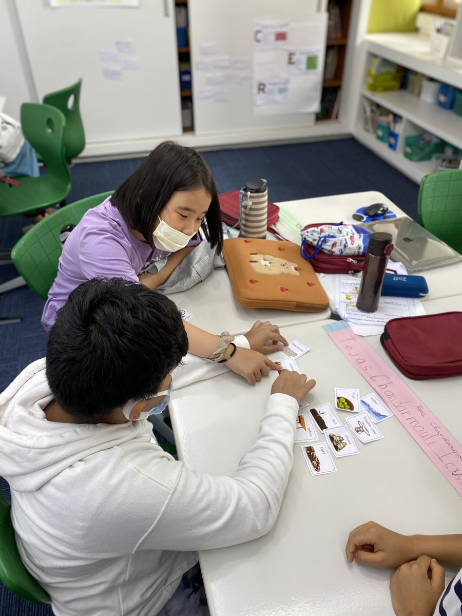 AISCElementary's tweet image. It’s a sorting, teamwork-ing, negotiating kind of a week to  understand the difference between “wants” and “needs”! A read aloud that goes with our lesson is always a bonus! #AISCElementary #AISCInTheClassroom #AISCGrade4 @SruthiKrish92