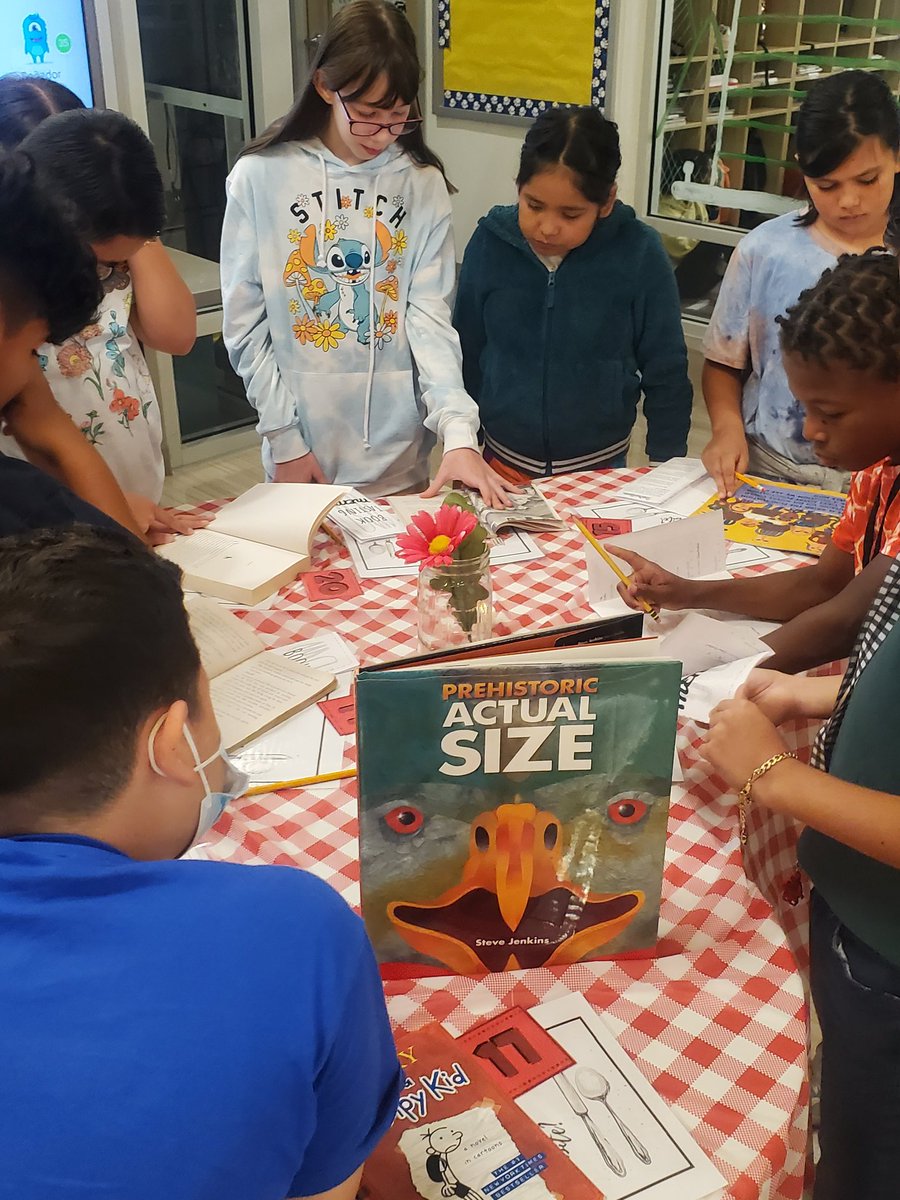 Hanina_advand's tweet photo. Book tasting here @AnneEMoncureES! Yum! Collaborating with the @CulleyJessie crew! #learningisfun #engagementiskey @SCPSchools https://t.co/hnlvOfiVZo