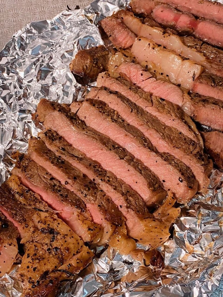 anna37849261's tweet image. Of course while you work, take care of yourself